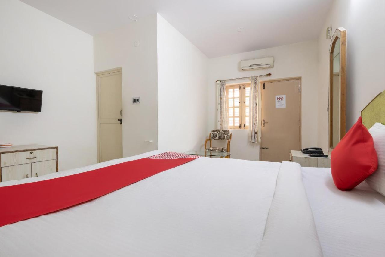 OYO 16123 Chandana Deluxe Bangalore Extérieur photo