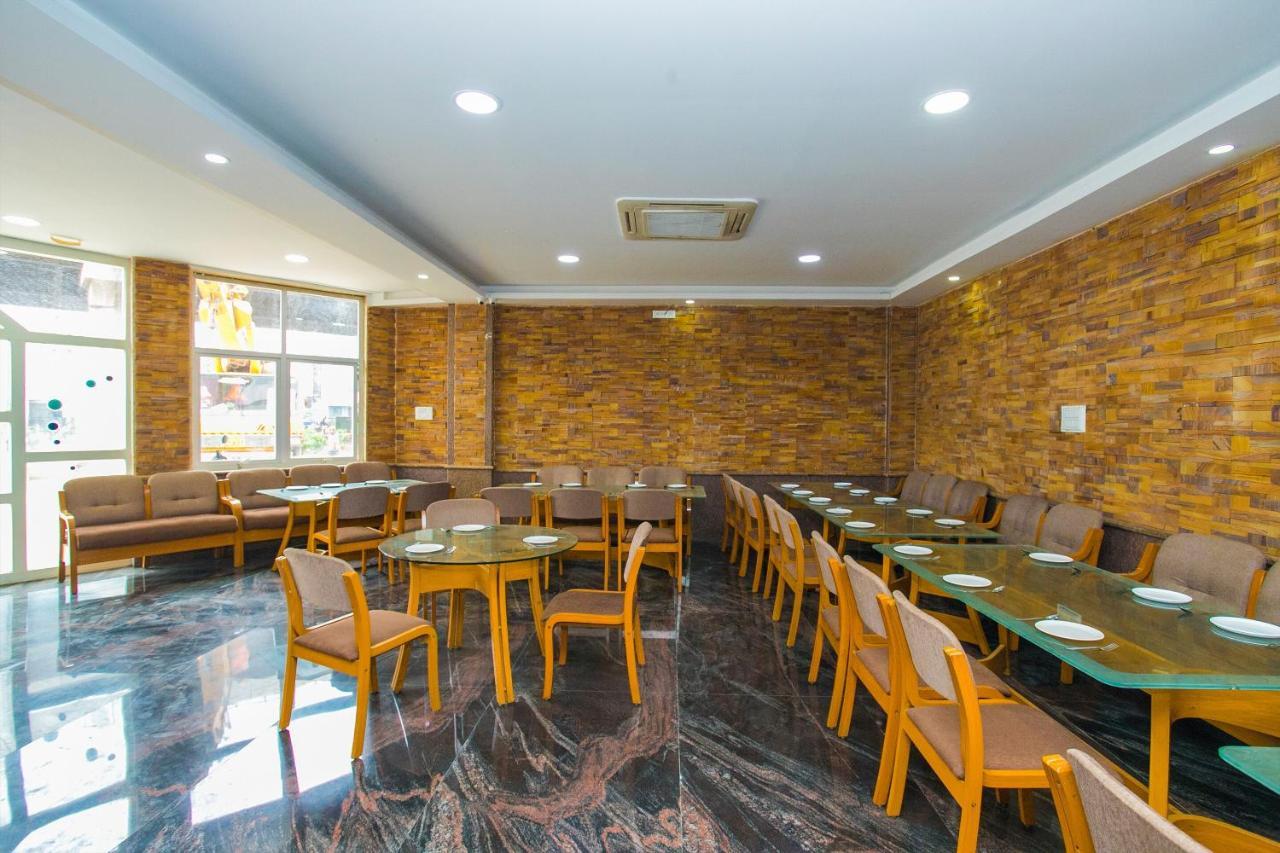 OYO 16123 Chandana Deluxe Bangalore Extérieur photo